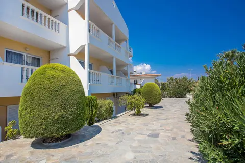Iatridis Studios in Φαληράκι