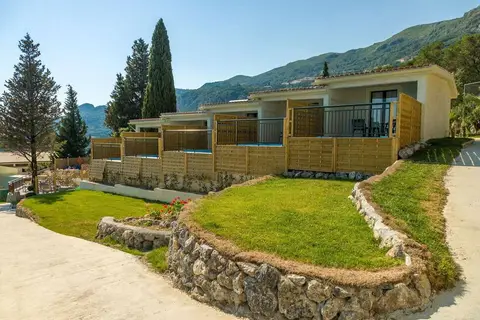 Paleo ArtNouveau in Παλαιοκαστρίτσα — foto 14