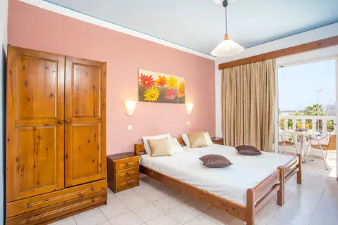 Iatridis Studios in Φαληράκι — foto 6