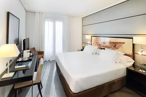 H10 Universitat in Barcelona — foto 12