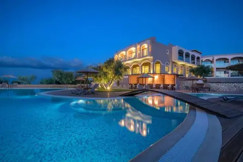 Elegance Luxury Executive Suites in Tragaki, foto 25