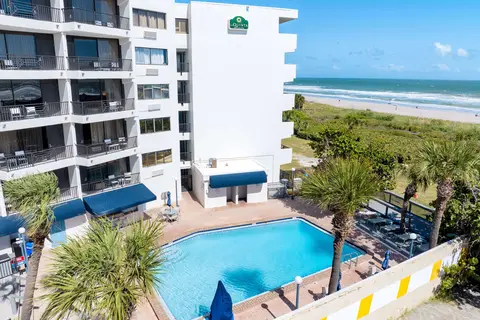 La Quinta Inn & Suites by Wyndham Cocoa Beach in Cocoa Beach