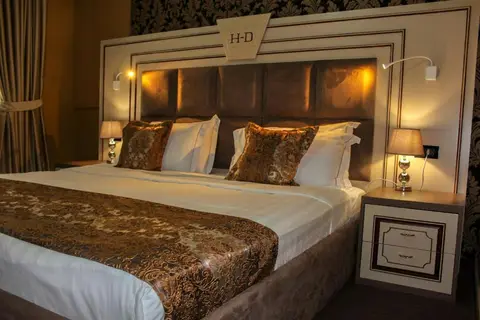 Hotel Deluxe in Tirana — foto 18