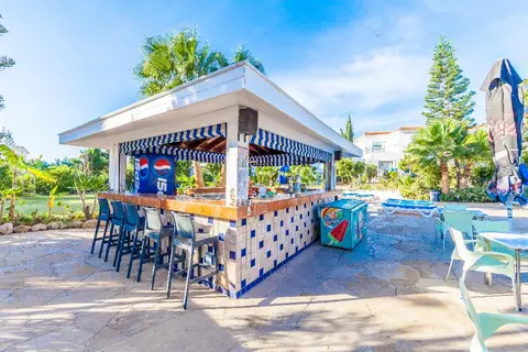 Andreotis in Παραλίμνι — foto 2