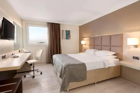 Ramada by Wyndham Sofia City Center in Sofia — foto 11