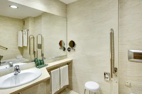 Sercotel Porta Barcelona in Sant Just Desvern — foto 8