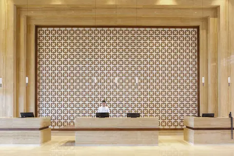 SRNTY Sahl Hasheesh in Arrivals Piazza — foto 19
