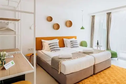 Ibis Styles Golden Sands Roomer in Sunrise — foto 6