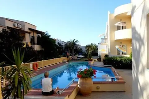 Lambrinos Suites in Platanias (Chania) — foto 21