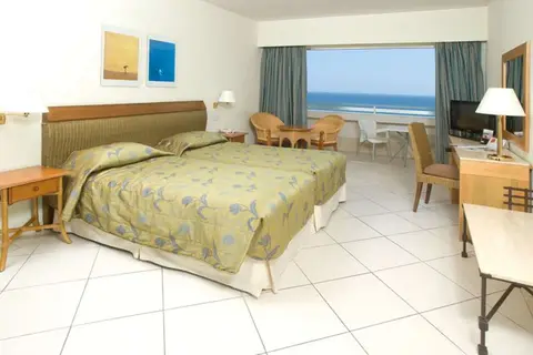 Atlantica Miramare Beach Hotel in Limassol — foto 20
