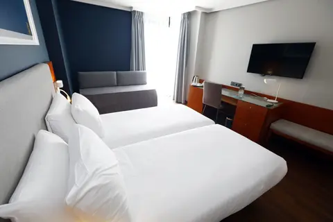 Travelodge Madrid Coslada Airport in Coslada — foto 18