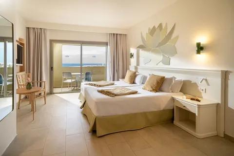 Iberostar Waves Gaviotas Park in Las Gaviotas — foto 10