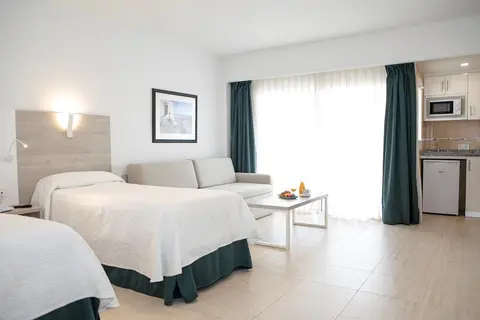 Hotel Apartamentos Pyr Fuengirola in Fuengirola — foto 2