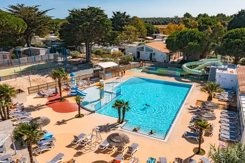 Camping Les Peupliers in La Flotte