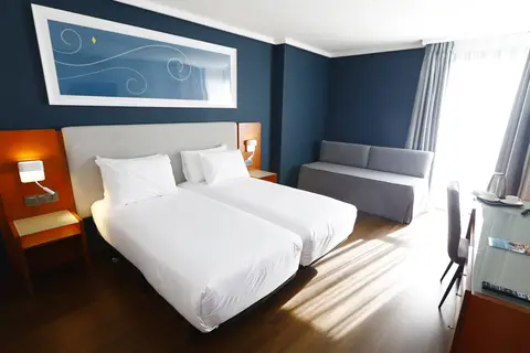 Travelodge Madrid Coslada Airport in Coslada — foto 16