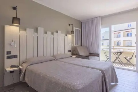 Aparthotel Orquidea in Santa Eulària des Riu — foto 4