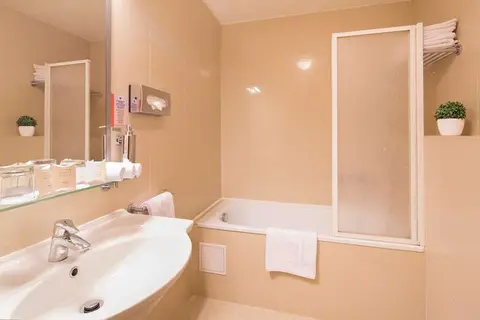 Hotel Pav in Praag — foto 17