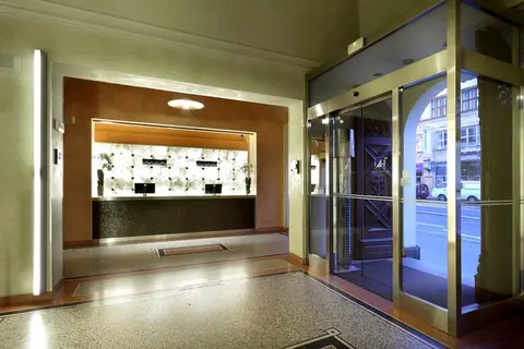 Eurostars Thalia in Praag — foto 6