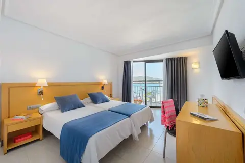 Hotel Vibra San Remo in Sant Josep de sa Talaia — foto 21