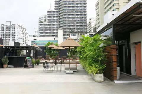 Radisson Suites Bangkok Sukhumvit in Bangkok — foto 2
