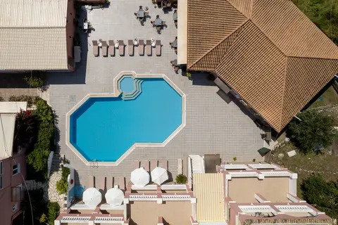 Paradiso Apartments in Ypsos — foto 5