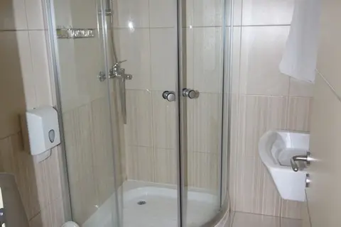 Hotel Piazza in Peshkopia — foto 22