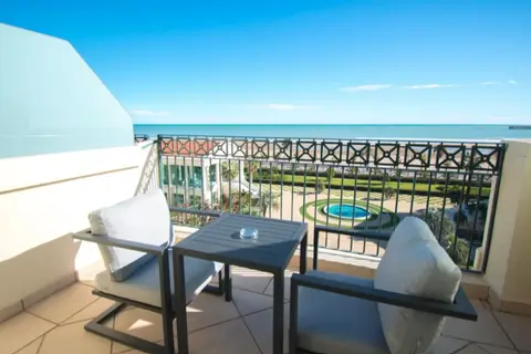 Hotel Las Arenas Balneario Resort in Valencia — foto 22