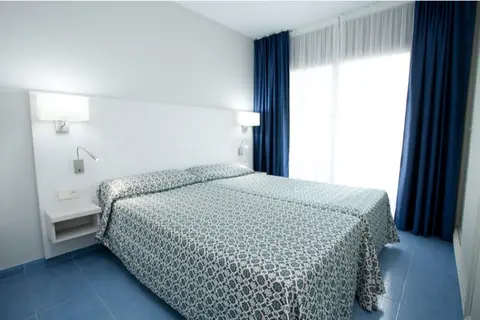 Aparthotel - Apartamentos Olimar II in Calafell — foto 13