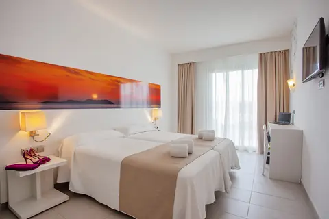Hotel Puchet in Sant Antoni de Portmany — foto 18