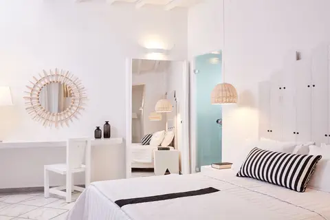 Mr & Mrs White Paros in Νάουσα