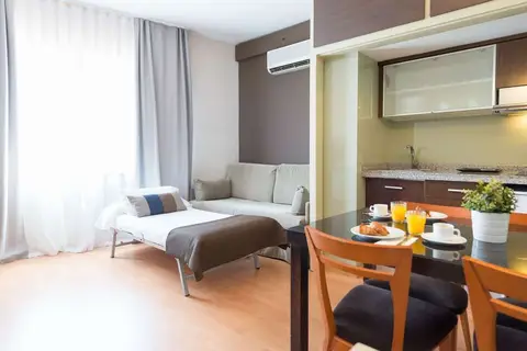 Aparthotel Senator Barcelona in Barcelona — foto 3