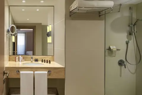 Mövenpick Hotel Istanbul Bosphorus in Fatih — foto 25