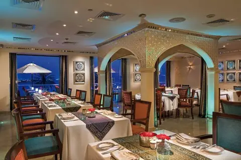 Crowne Plaza Muscat in السيب — foto 20