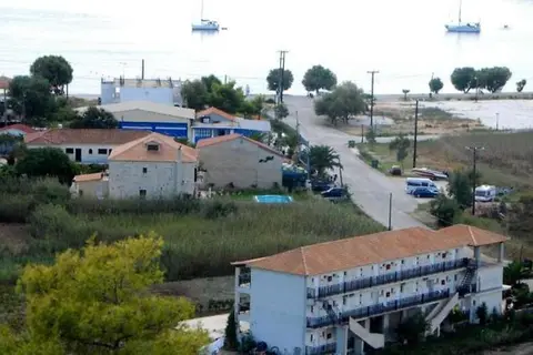 Pansion Porto Tsi Ostrias in Keri Lake — foto 11