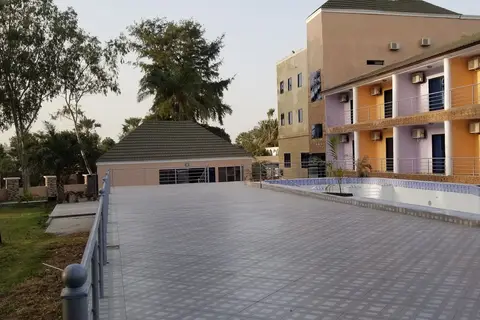 Metzy Residence Hotel in Serrekunda — foto 23