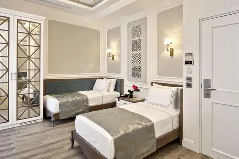 Mirrors Hotel in Beyoğlu — foto 3