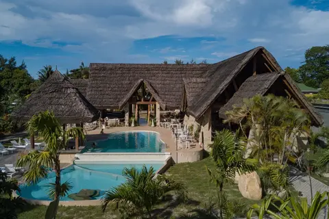 Les Lauriers Hotel & Restaurant in Baie Sainte Anne Praslin