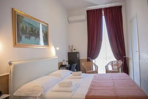 H22 Hotel in Napels, foto 3
