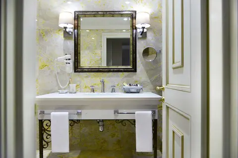 Ambassadori Hotel Tbilisi in Tbilisi — foto 26