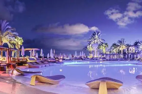 Destino Pacha Ibiza Resort in Santa Eulària des Riu, foto 16
