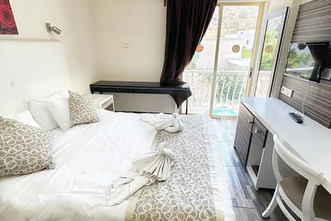 Antonis G Hotel in Oroklini — foto 18