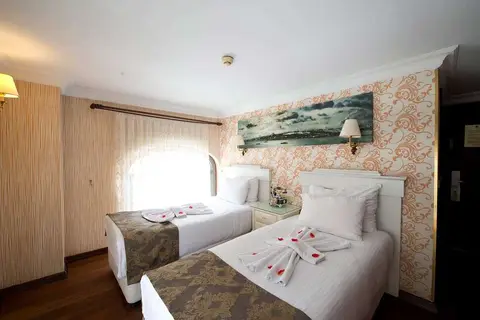 Golden Horn Sirkeci in İstanbul — foto 22