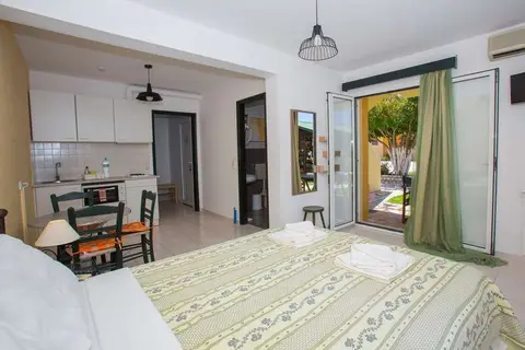 Sandy Beach Villas & Appartementen in Σβορωνάτα — foto 22