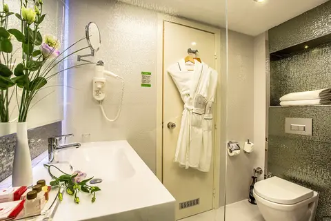 Ramada by Wyndham Sofia City Center in Sofia — foto 6