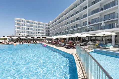 Alua Leo in Palma de Mallorca — foto 2