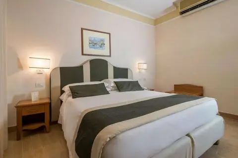 Hotel Tourist in Sorrento — foto 4