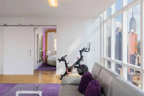 Yotel New York Times Square in New York — foto 12