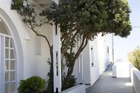 Philippion in Φηρά Θήρας — foto 11