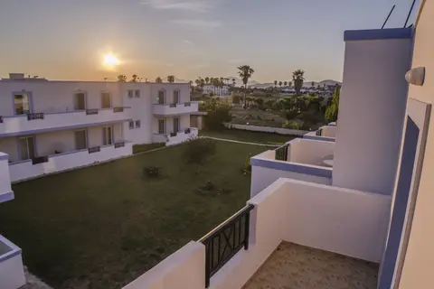 Sunshine Hotel & Apartments in Τιγκάκι