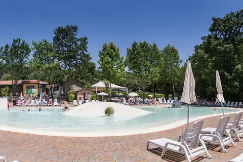 Camping hu I Pini Village in Fiano Romano — foto 5